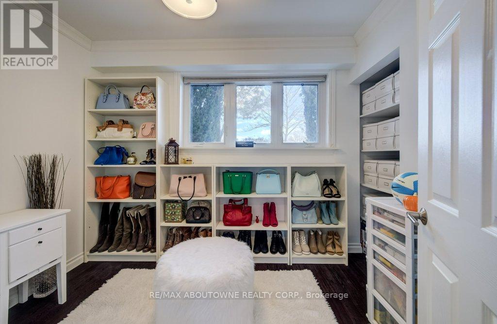 1419 Sandgate Crescent, Mississauga, Ontario  L5J 2E3 - Photo 19 - W12919356