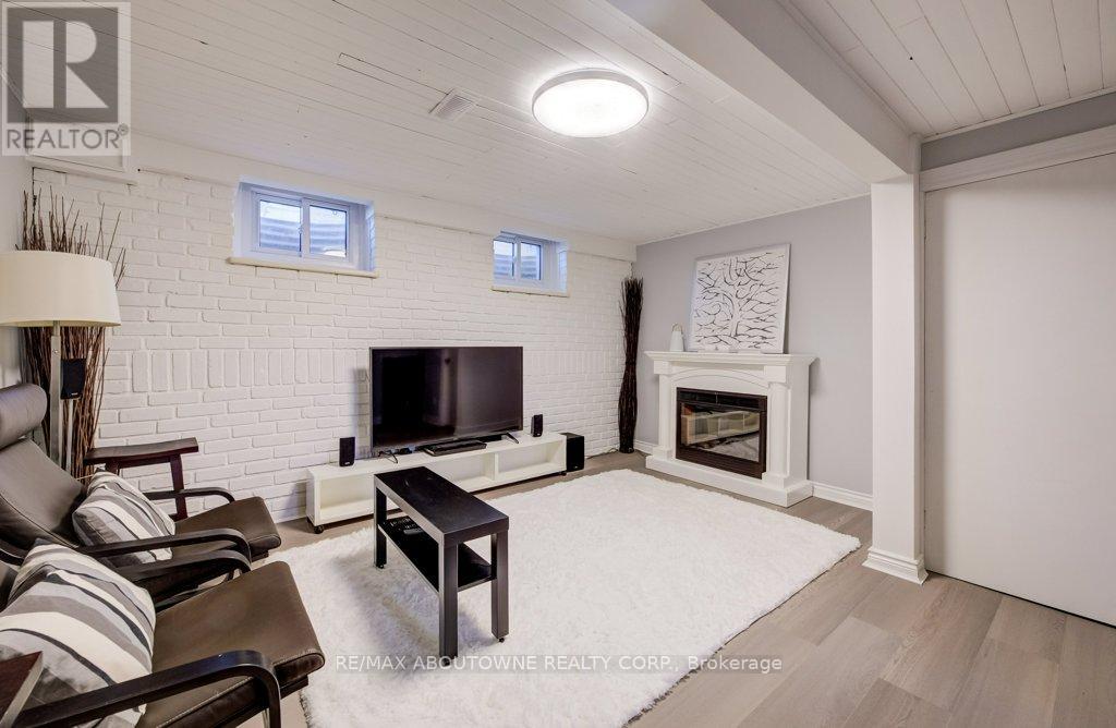 1419 Sandgate Crescent, Mississauga, Ontario  L5J 2E3 - Photo 21 - W12919356