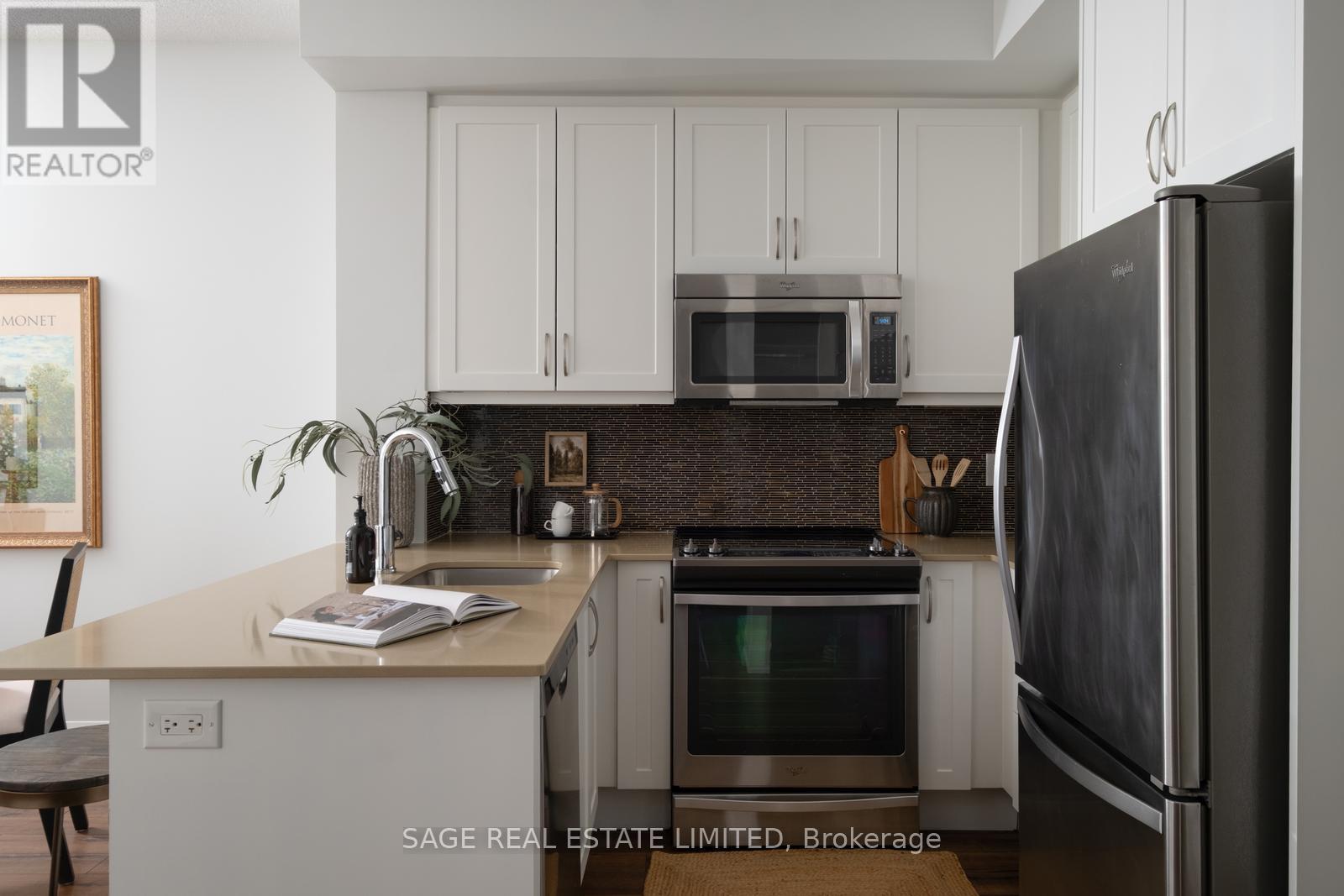 612 - 2 Old Mill Drive, Toronto, Ontario  M6S 0A2 - Photo 13 - W12919498