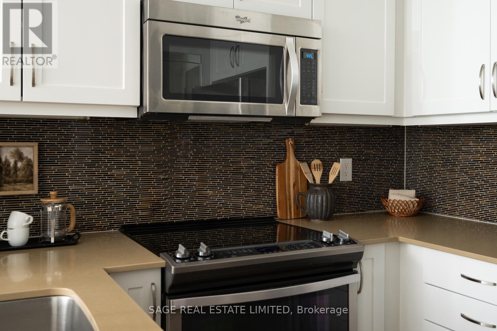 612 - 2 Old Mill Drive, Toronto, Ontario  M6S 0A2 - Photo 14 - W12919498