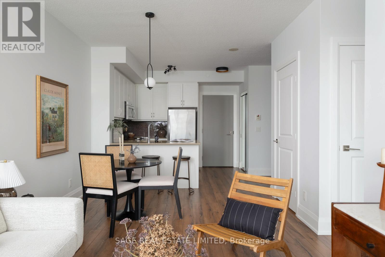 612 - 2 Old Mill Drive, Toronto, Ontario  M6S 0A2 - Photo 8 - W12919498