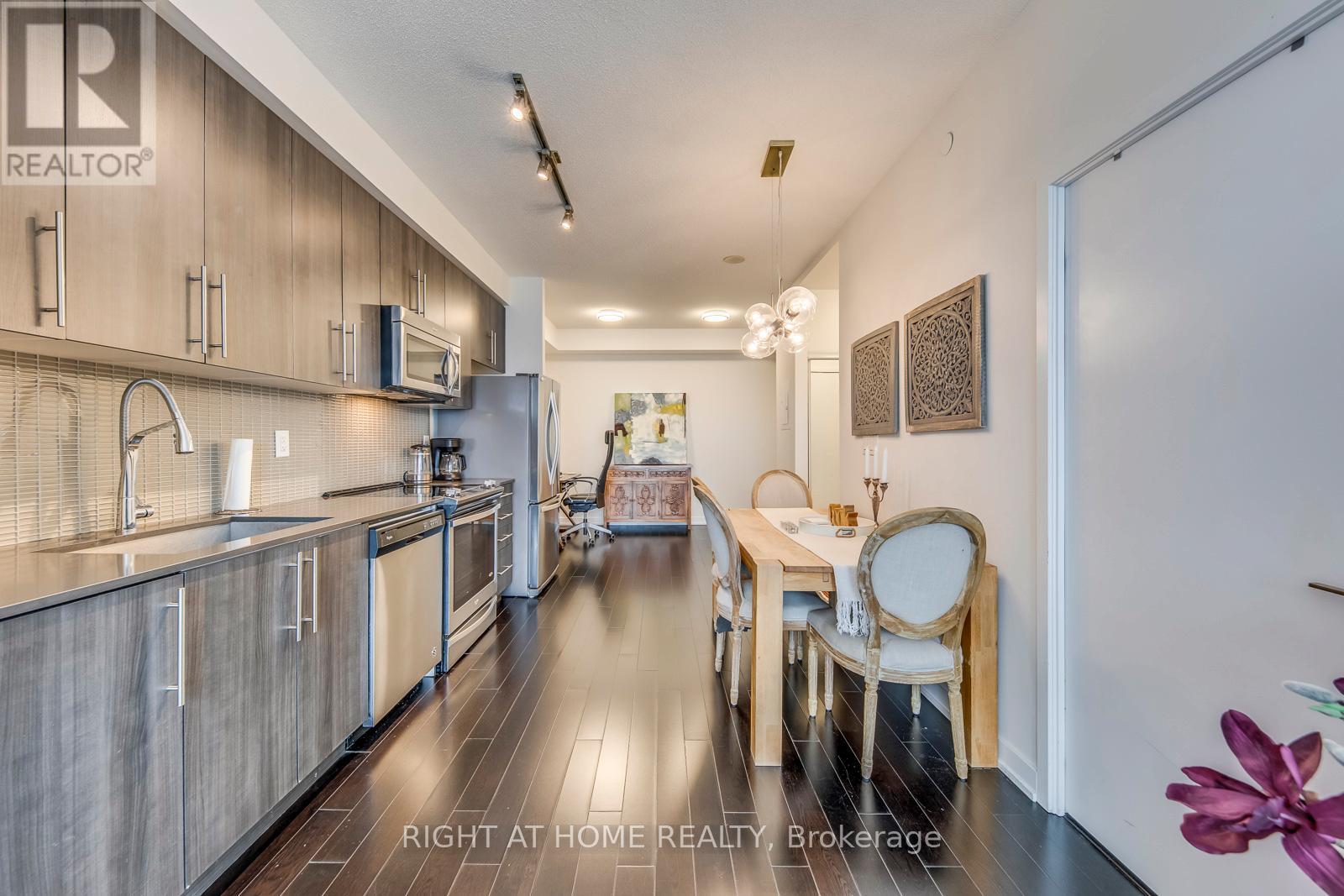 3911 - 4011 Brickstone Mews, Mississauga, Ontario  L5B 0G3 - Photo 14 - W12919504