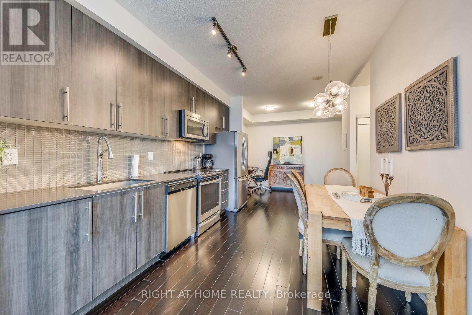 3911 - 4011 Brickstone Mews, Mississauga, Ontario  L5B 0G3 - Photo 15 - W12919504