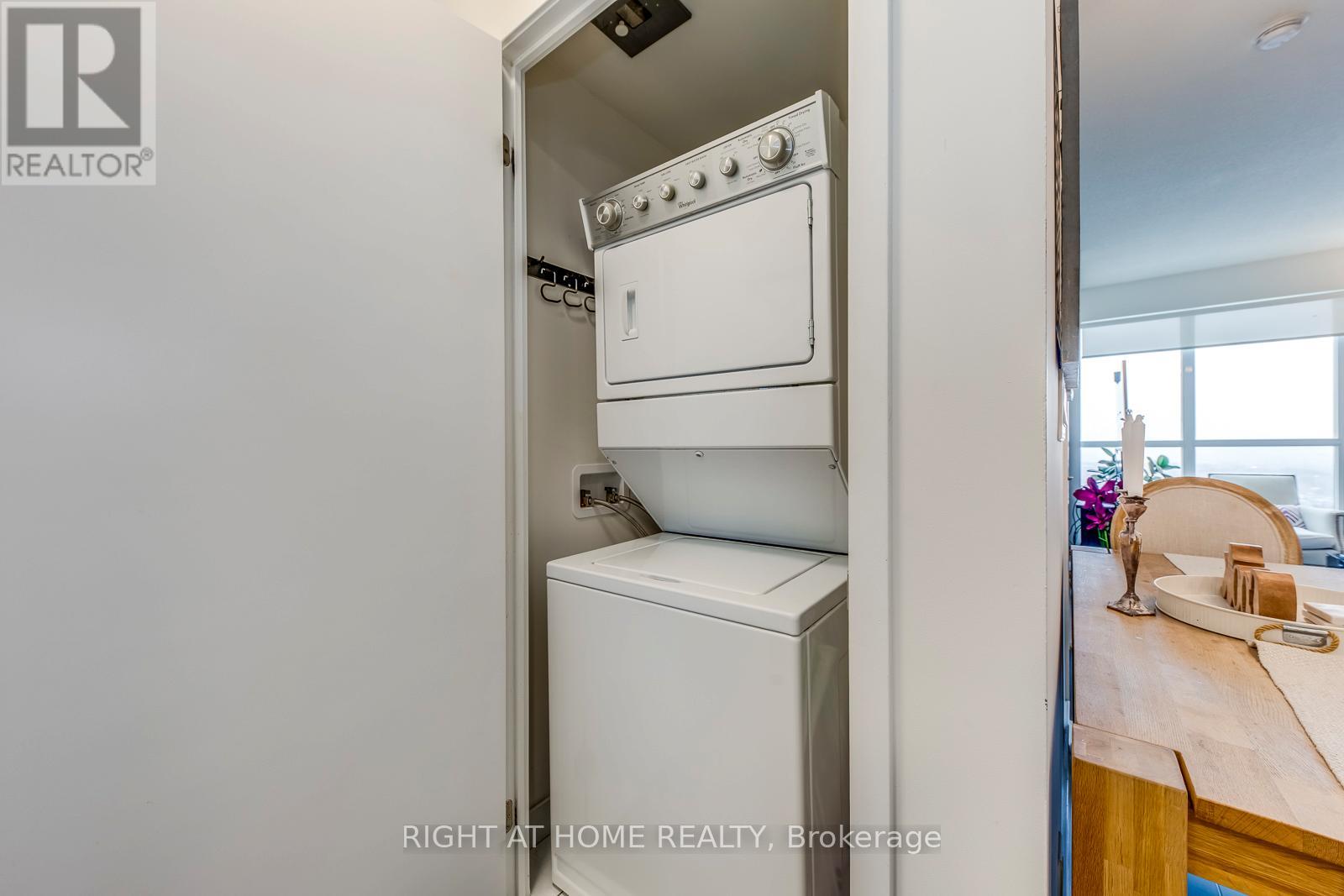 3911 - 4011 Brickstone Mews, Mississauga, Ontario  L5B 0G3 - Photo 29 - W12919504