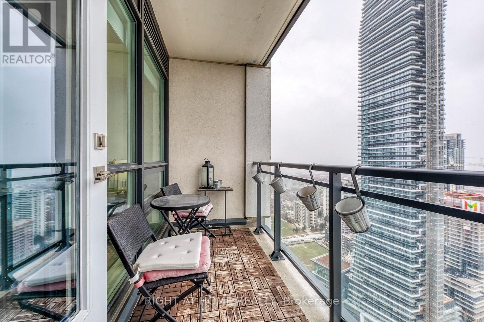 3911 - 4011 Brickstone Mews, Mississauga, Ontario  L5B 0G3 - Photo 30 - W12919504