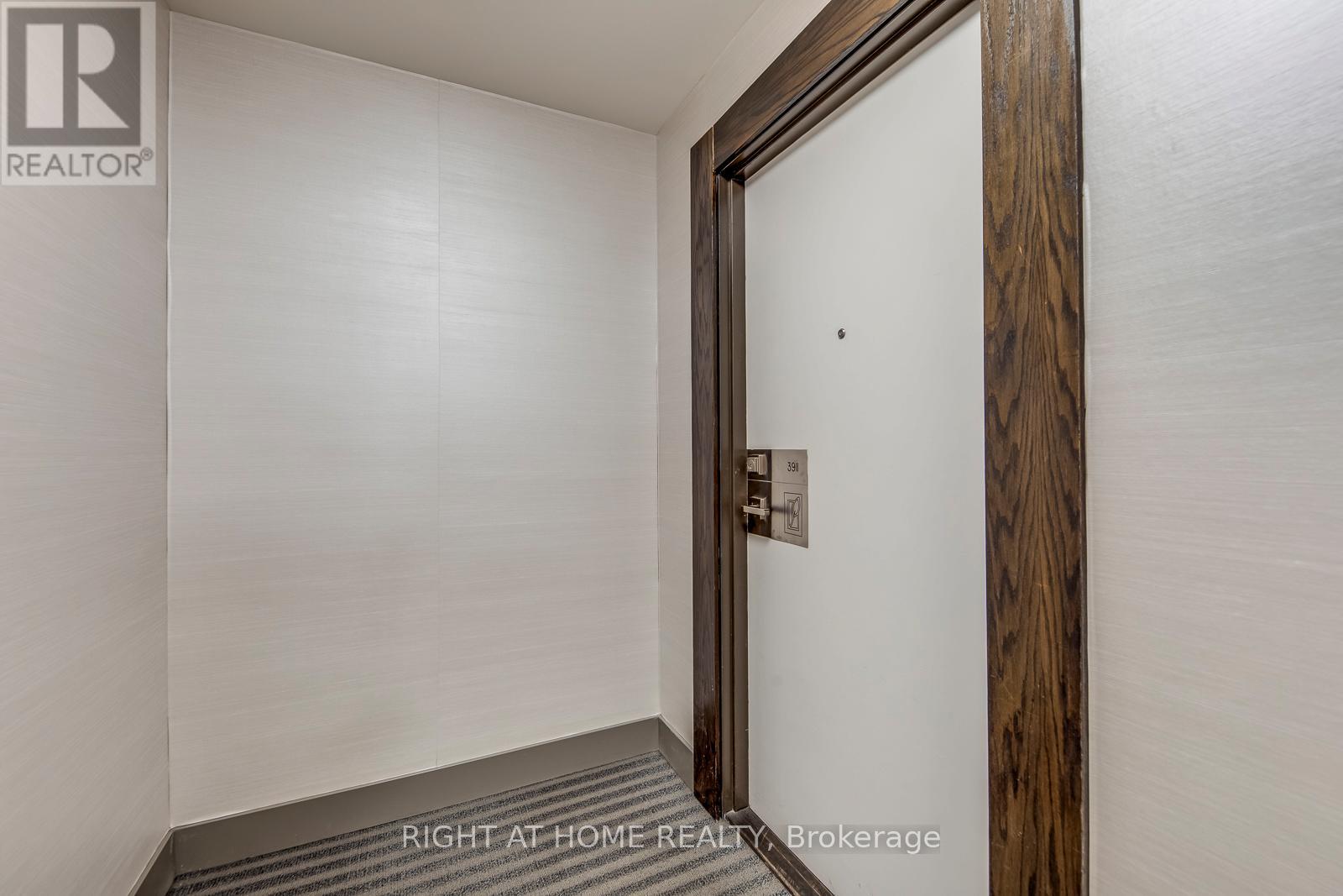 3911 - 4011 Brickstone Mews, Mississauga, Ontario  L5B 0G3 - Photo 5 - W12919504