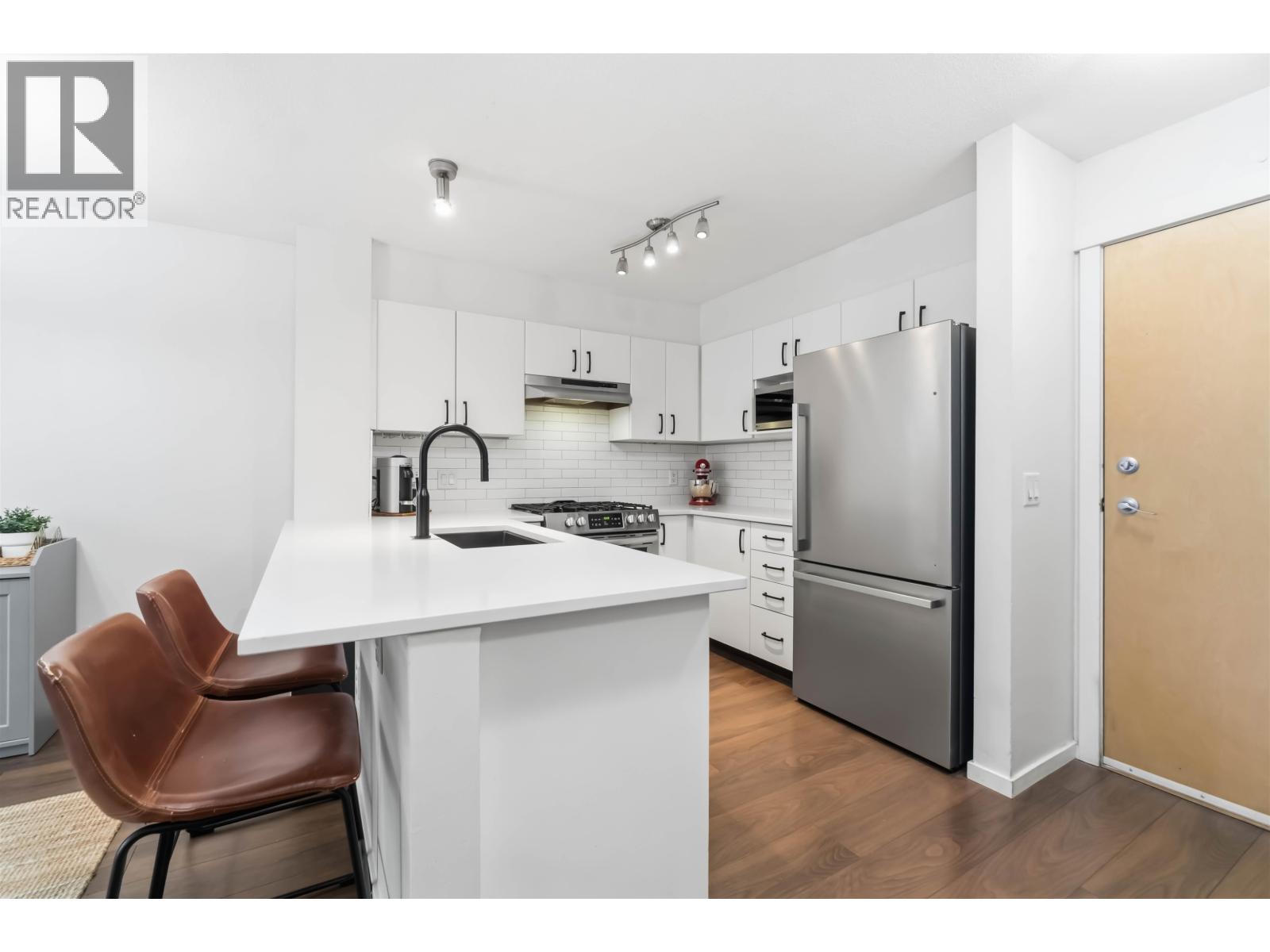 308 801 Klahanie Drive, Port Moody, British Columbia  V3H 5K4 - Photo 6 - R3103158