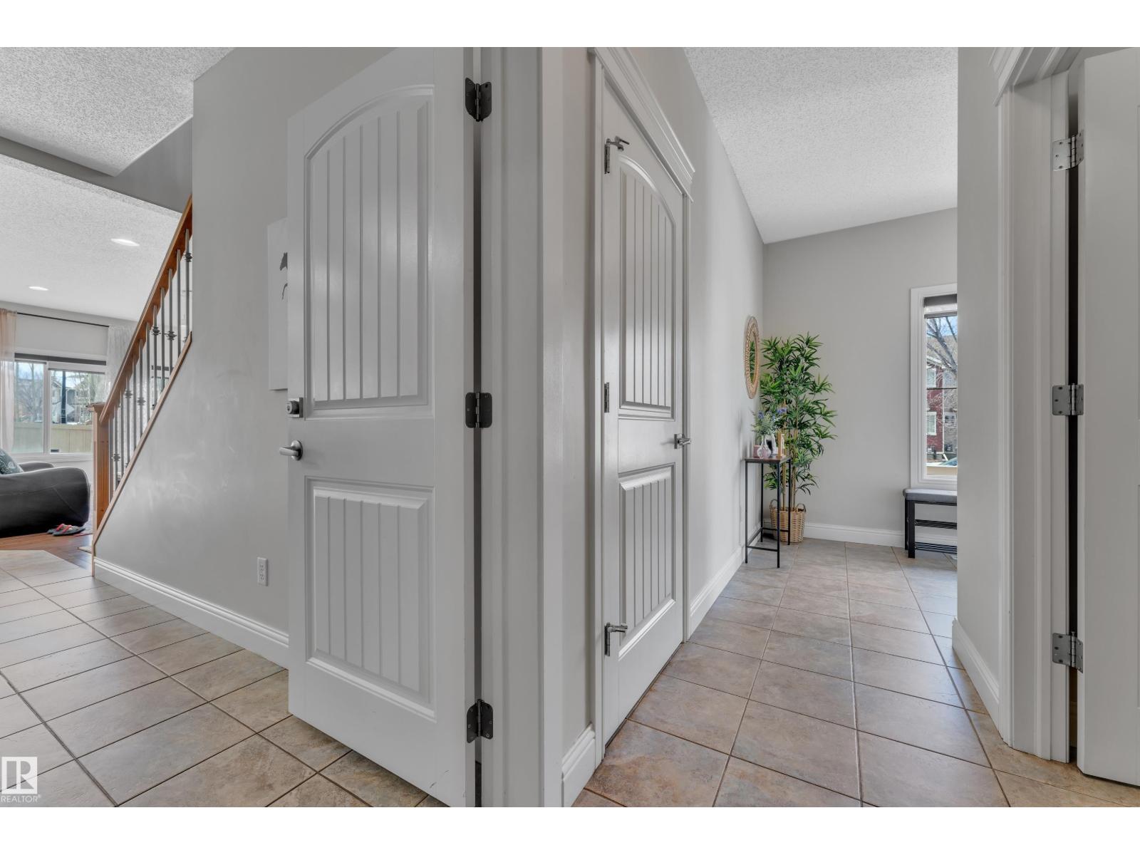 6159 12 Av Sw, Edmonton, Alberta  T6X 0M5 - Photo 5 - E4478955