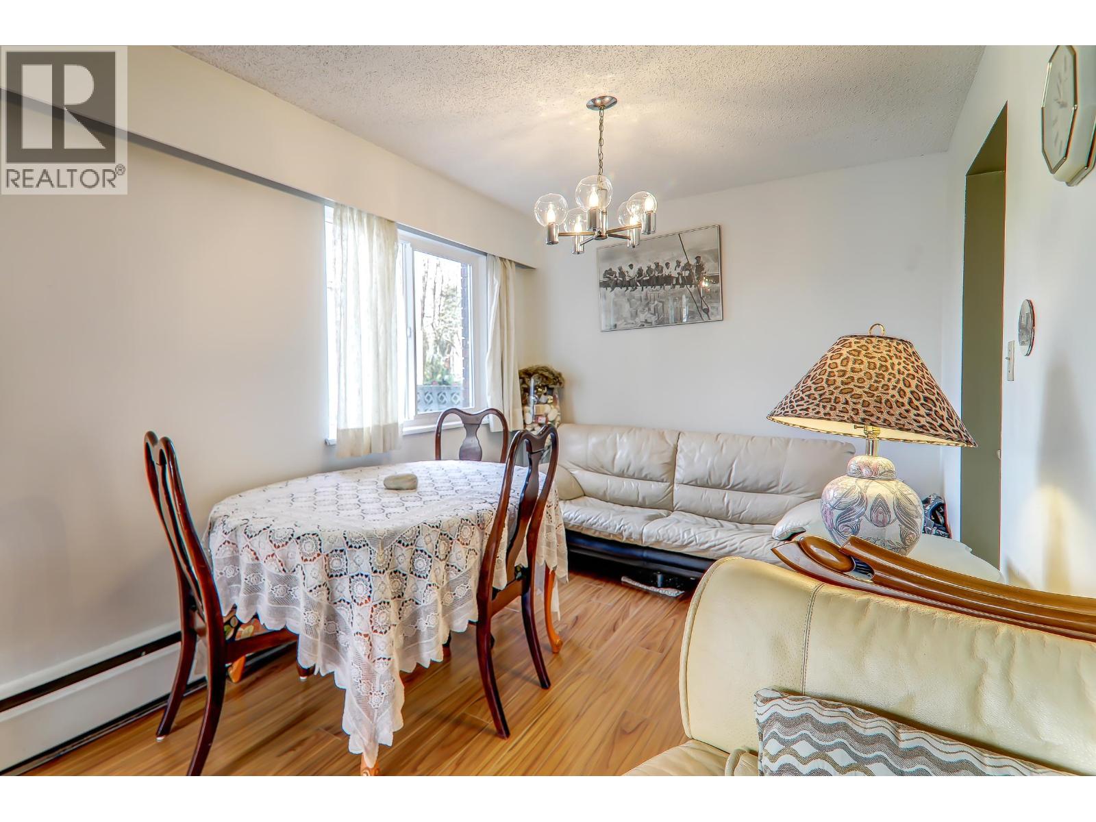 103 327 Ninth Street, New Westminster, British Columbia  V3M 3V8 - Photo 2 - R3102320