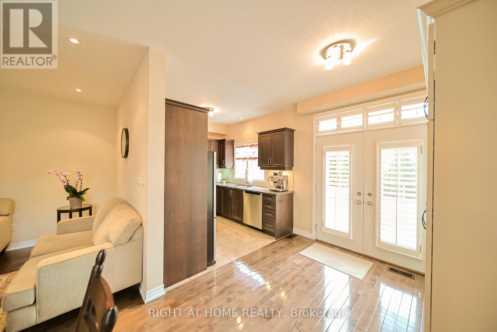 12 - 400 Stonehenge Drive, Hamilton (Meadowlands), Ontario  L9K 0A2 - Photo 12 - X12912200