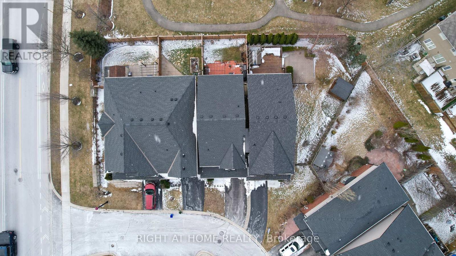 12 - 400 Stonehenge Drive, Hamilton (Meadowlands), Ontario  L9K 0A2 - Photo 3 - X12912200