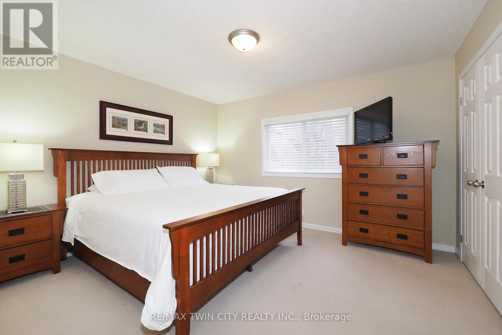 B12 - 240 Westmeadow Drive, Kitchener, Ontario  N2N 0A1 - Photo 18 - X12919288