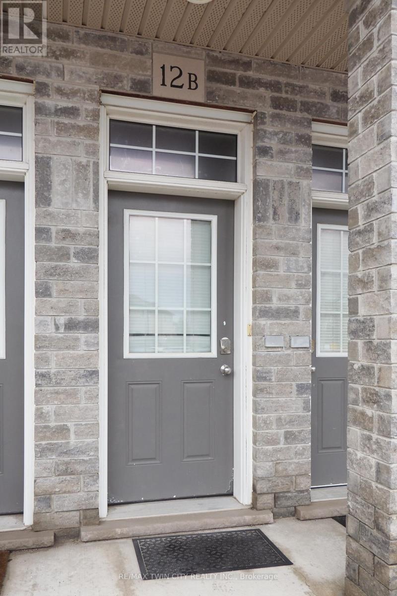 B12 - 240 Westmeadow Drive, Kitchener, Ontario  N2N 0A1 - Photo 2 - X12919288