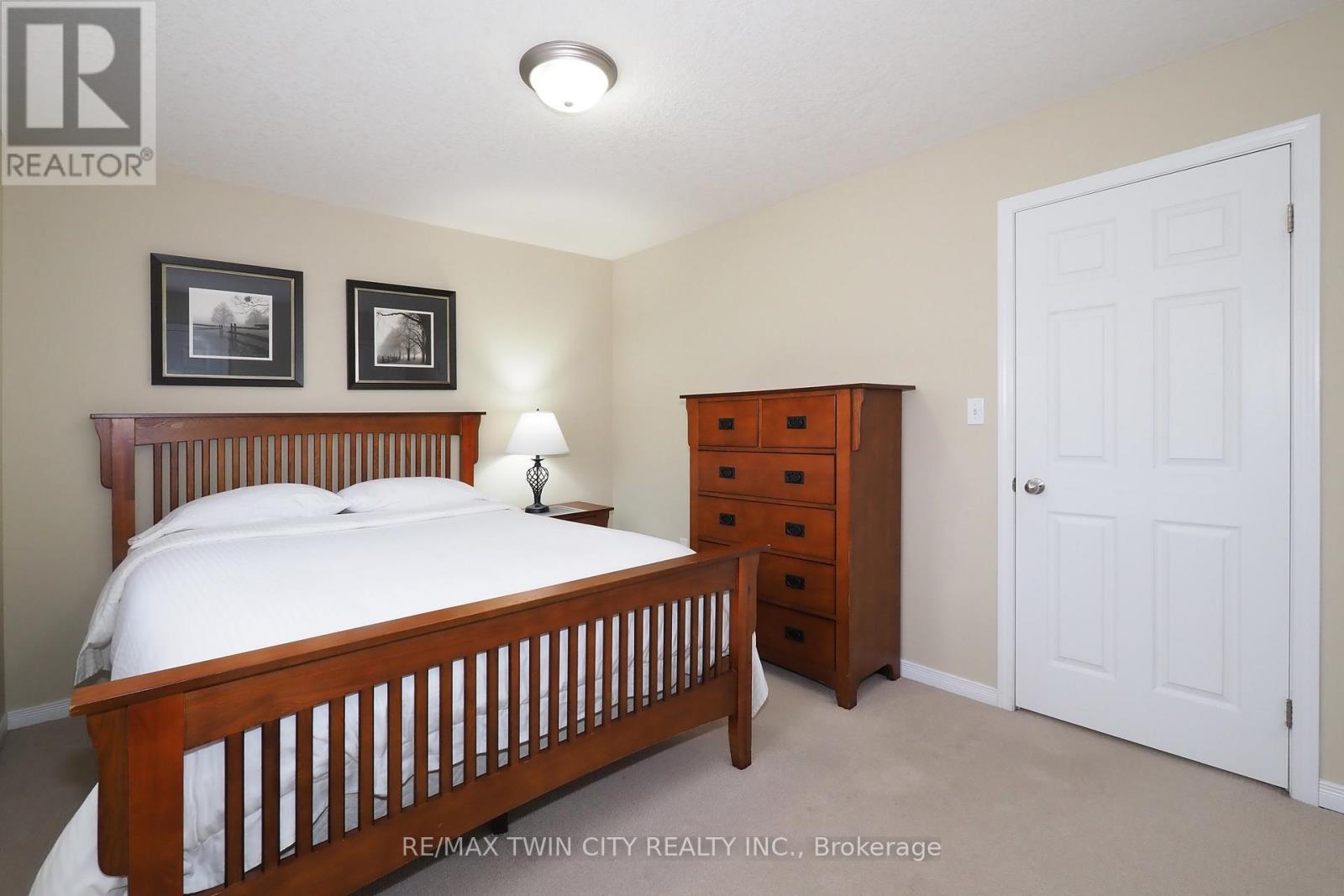 B12 - 240 Westmeadow Drive, Kitchener, Ontario  N2N 0A1 - Photo 23 - X12919288