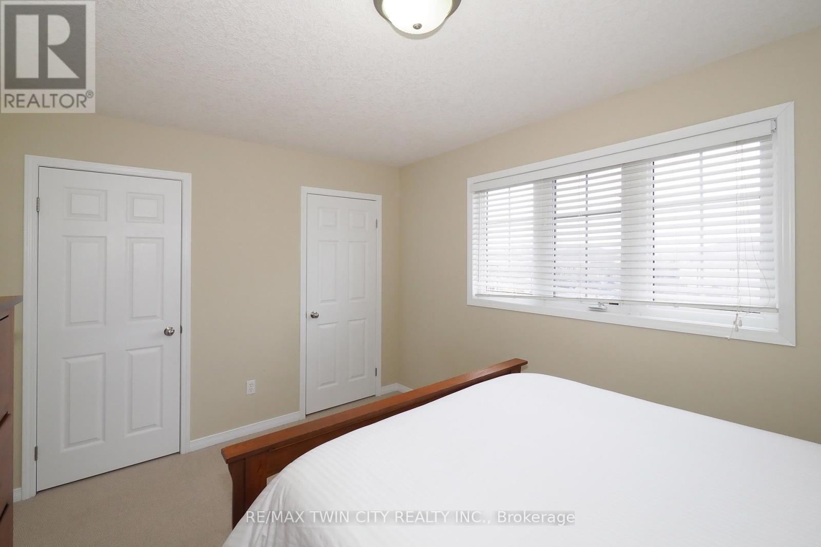 B12 - 240 Westmeadow Drive, Kitchener, Ontario  N2N 0A1 - Photo 24 - X12919288