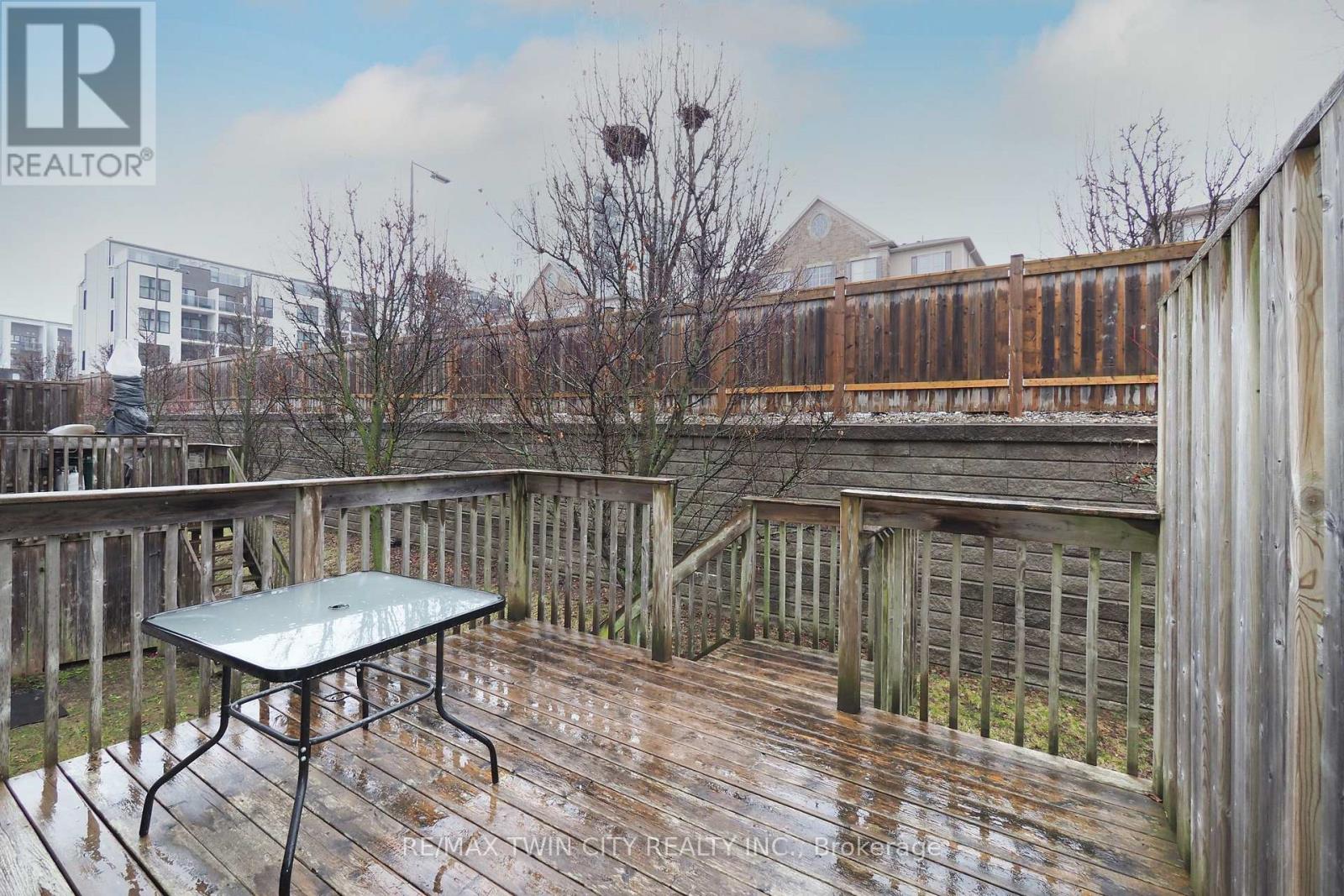 B12 - 240 Westmeadow Drive, Kitchener, Ontario  N2N 0A1 - Photo 29 - X12919288