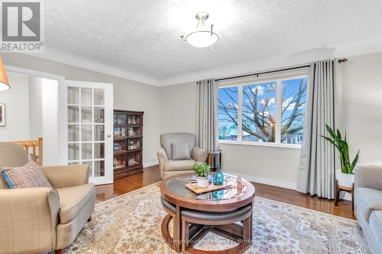 58 Clarke Street N, Woodstock, Ontario  N4S 7M5 - Photo 5 - X12919408