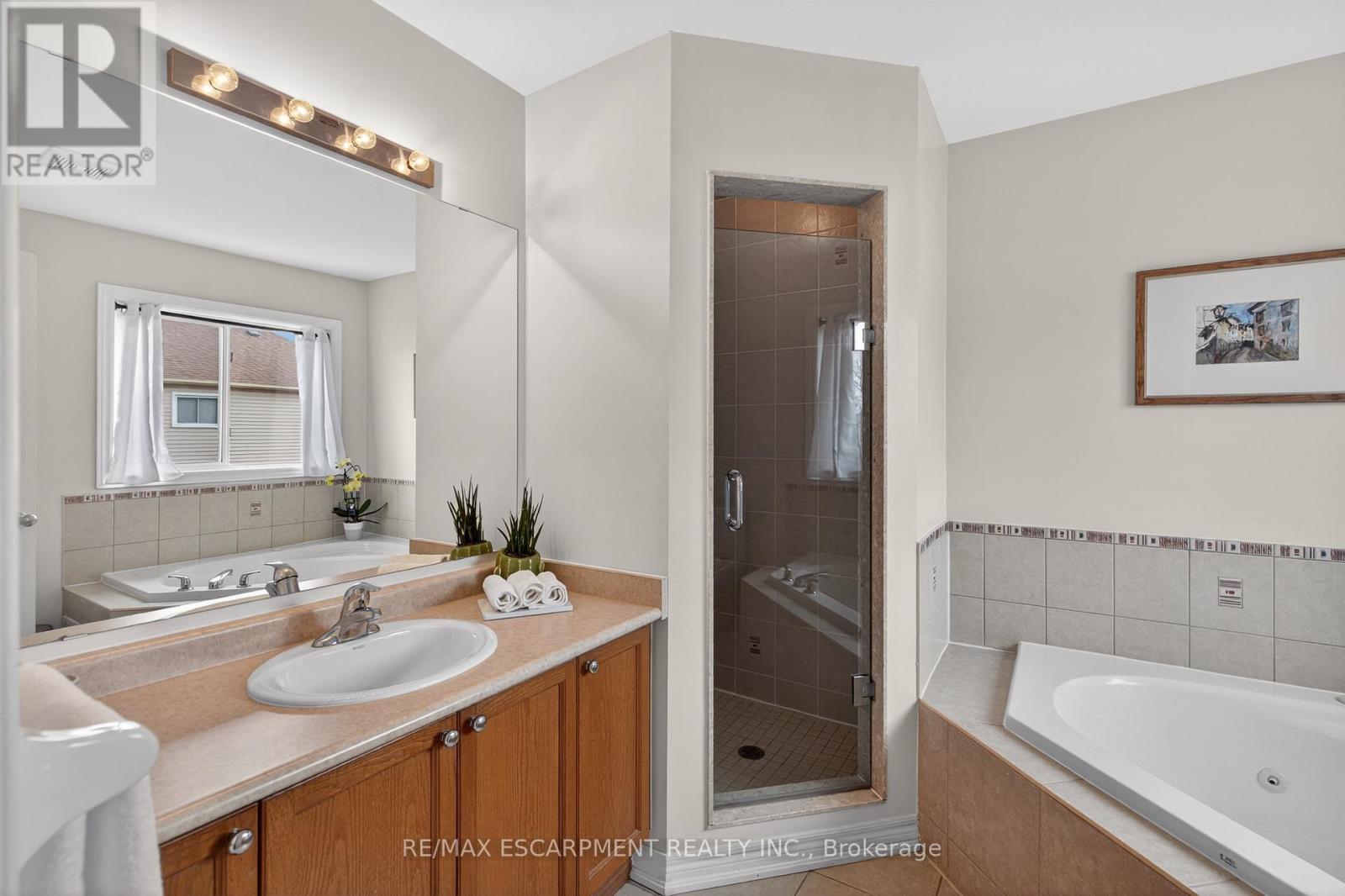 99 Fiddlehead Crescent, Hamilton, Ontario  L8B 0Y1 - Photo 13 - X12919476