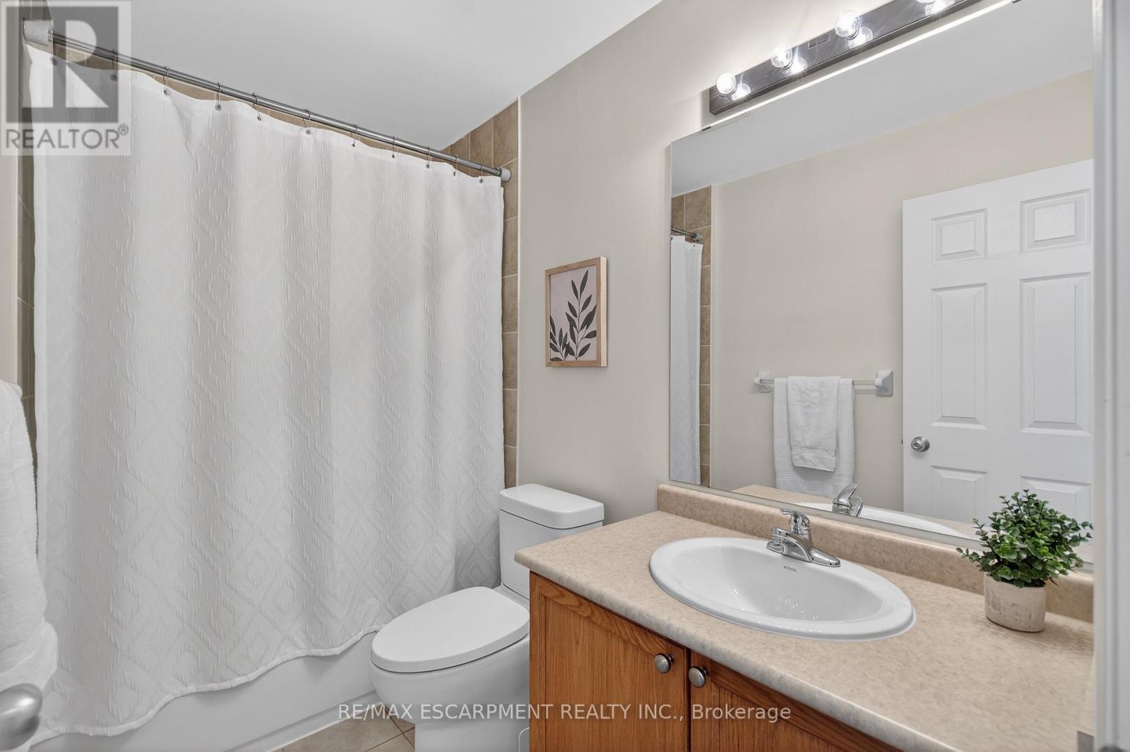 99 Fiddlehead Crescent, Hamilton, Ontario  L8B 0Y1 - Photo 17 - X12919476