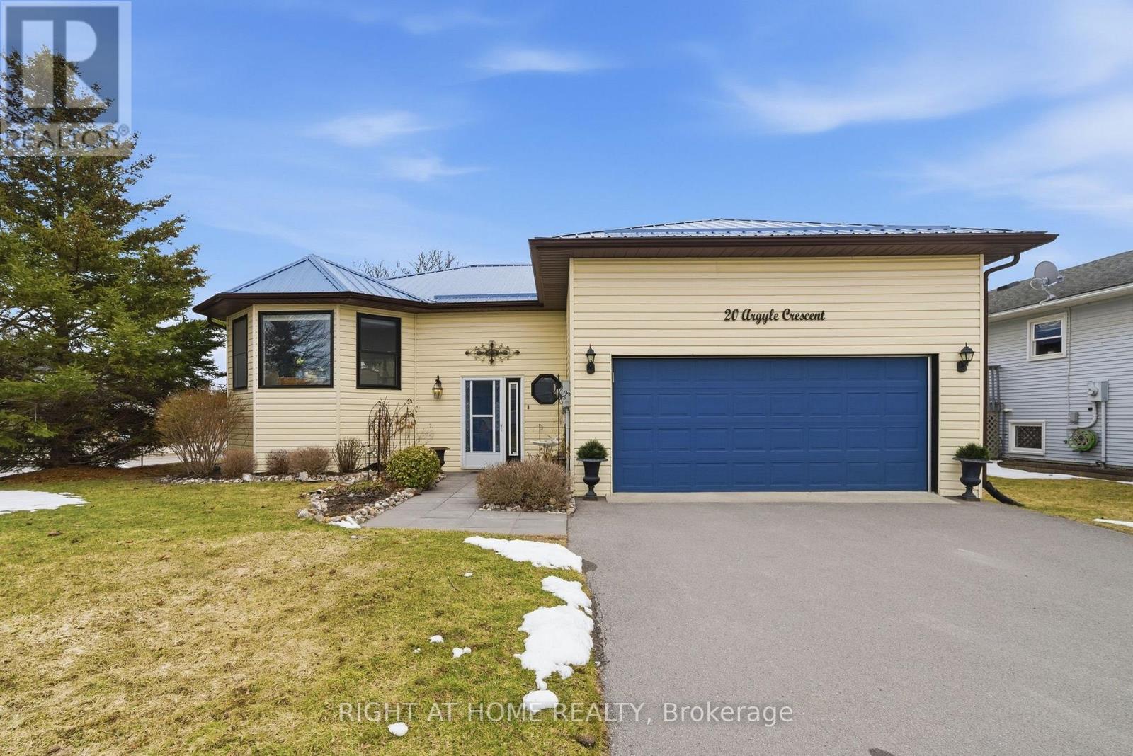 20 Argyle Crescent, Prince Edward County, Ontario  K0K 2T0 - Photo 2 - X12919528