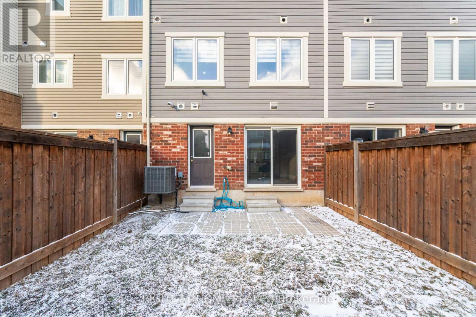 10 Vanhorne Close, Brampton (Northwest Brampton), Ontario  L7A 0X7 - Photo 42 - W12900220