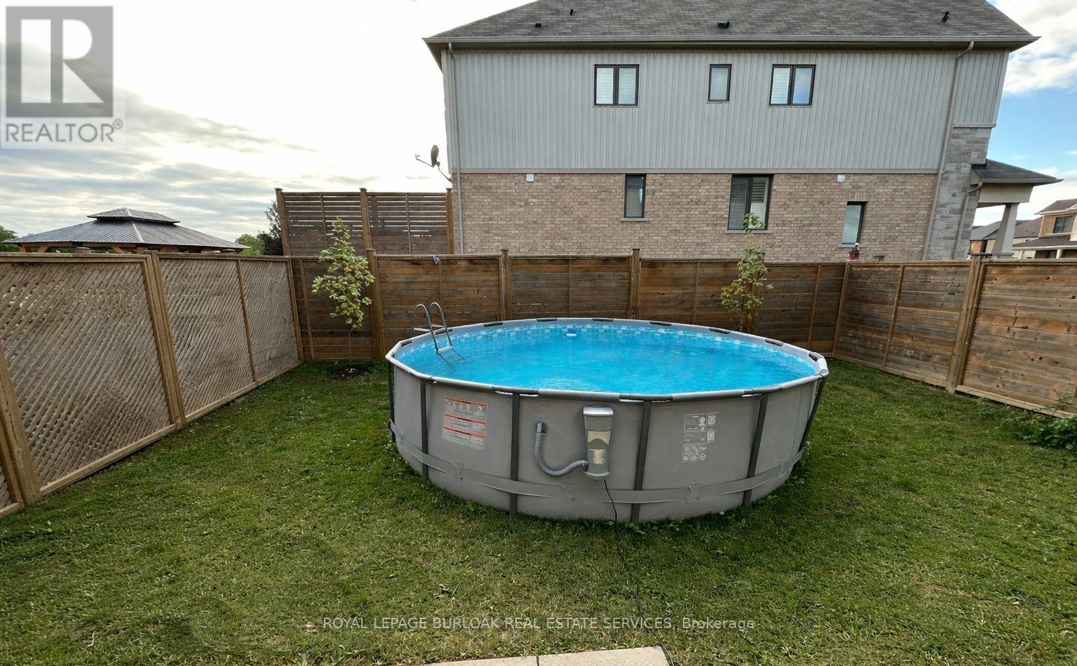 105 Larry Crescent, Haldimand, Ontario  N3W 0B2 - Photo 34 - X12918530