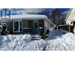 104 TAYLOR BLVD, Elliot Lake, Ontario