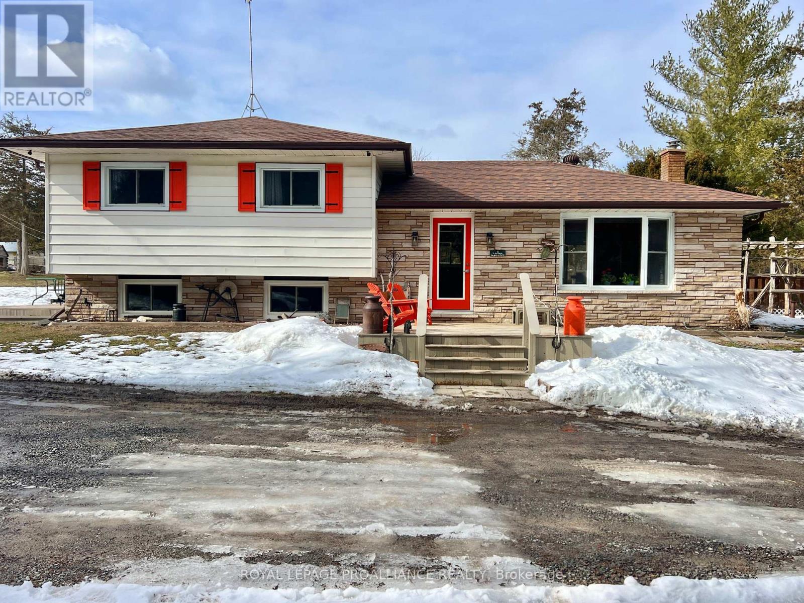 29 Goodfellow Lane, Tyendinaga (Tyendinaga Township), Ontario  K0K 2Y0 - Photo 2 - X12919570