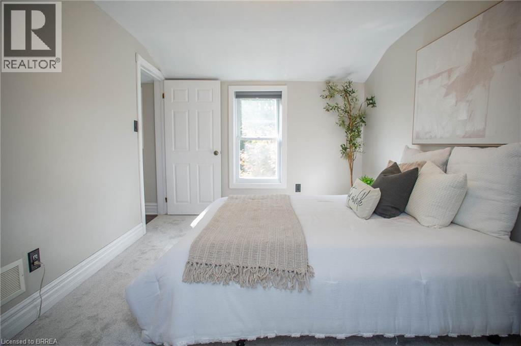 24 Avenue Road, Cambridge, Ontario  N1R 1B7 - Photo 15 - 40812478