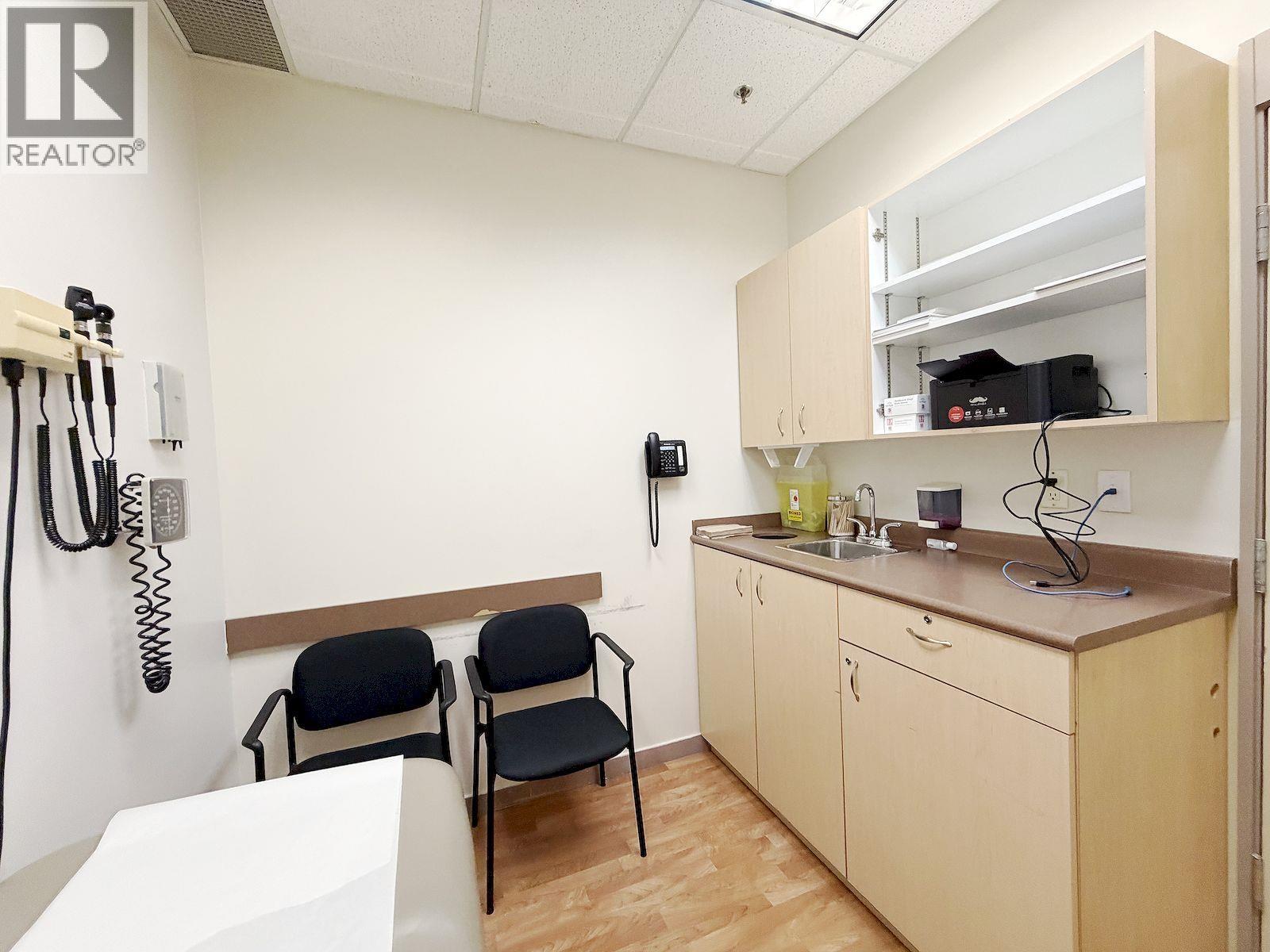 212 7885 6th Street, Burnaby, British Columbia  V3N 3N4 - Photo 5 - C8076574