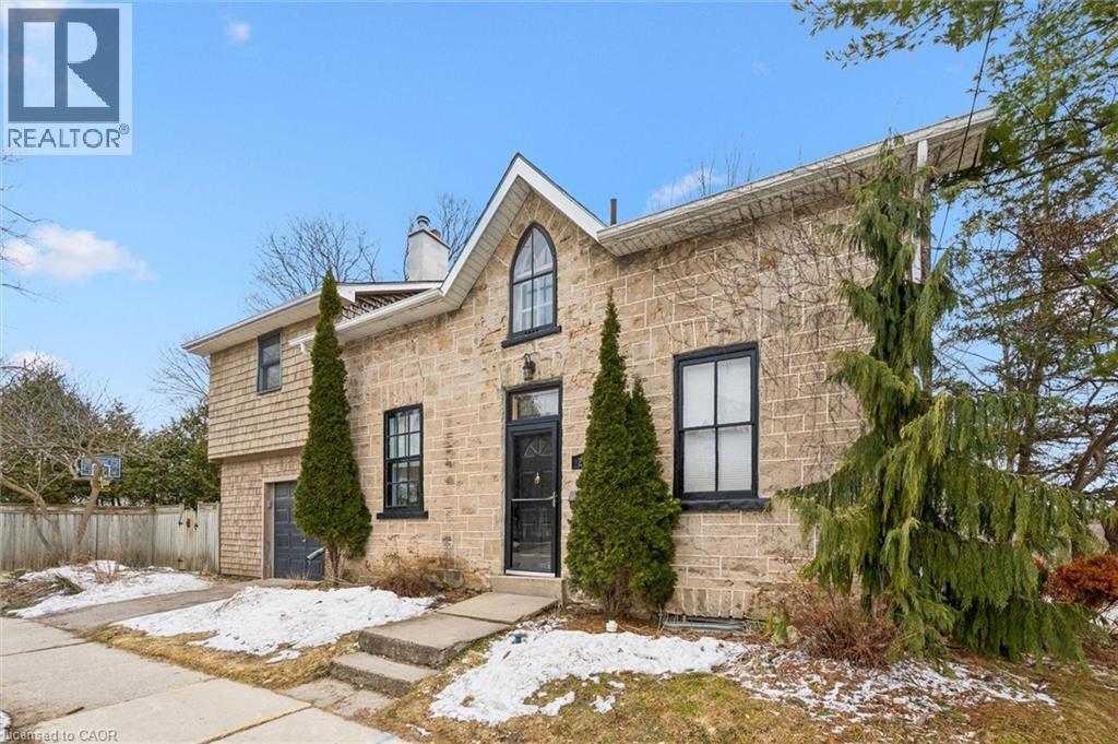 200 E ST GEORGE Street E, Fergus, Ontario