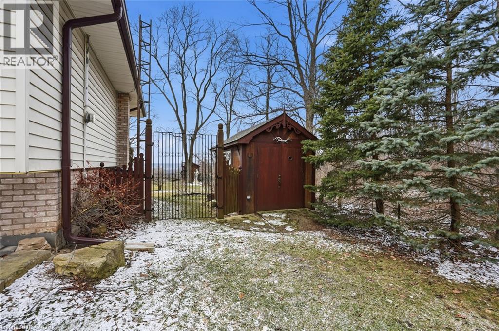 1 Thorncrest Boulevard, Dundas, Ontario  L9H 7L1 - Photo 38 - 40813623