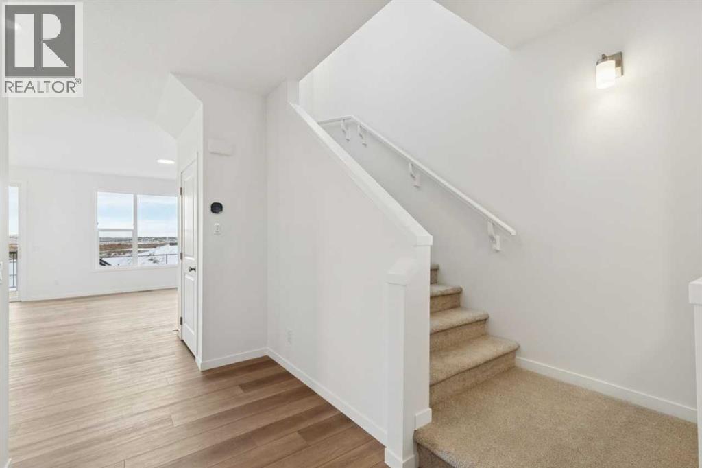 83 Southbow Village Way, Cochrane, Alberta  T4C 3N3 - Photo 6 - A2291886