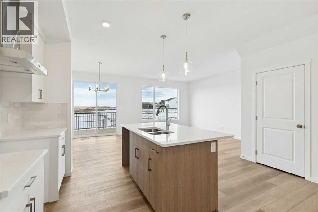 83 Southbow Village Way, Cochrane, Alberta  T4C 3N3 - Photo 10 - A2291886