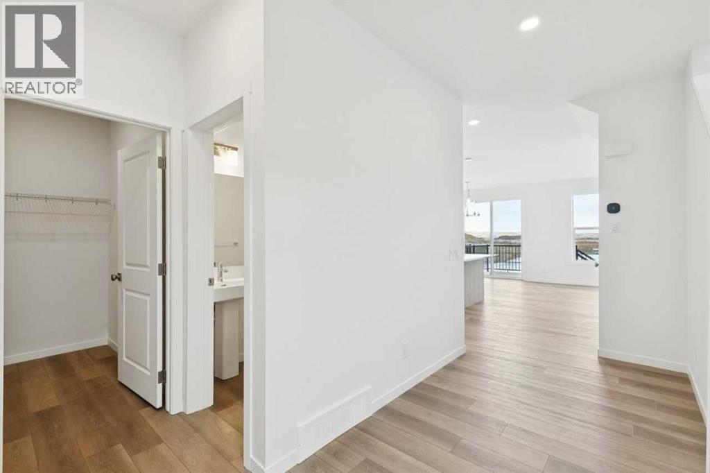 83 Southbow Village Way, Cochrane, Alberta  T4C 3N3 - Photo 5 - A2291886