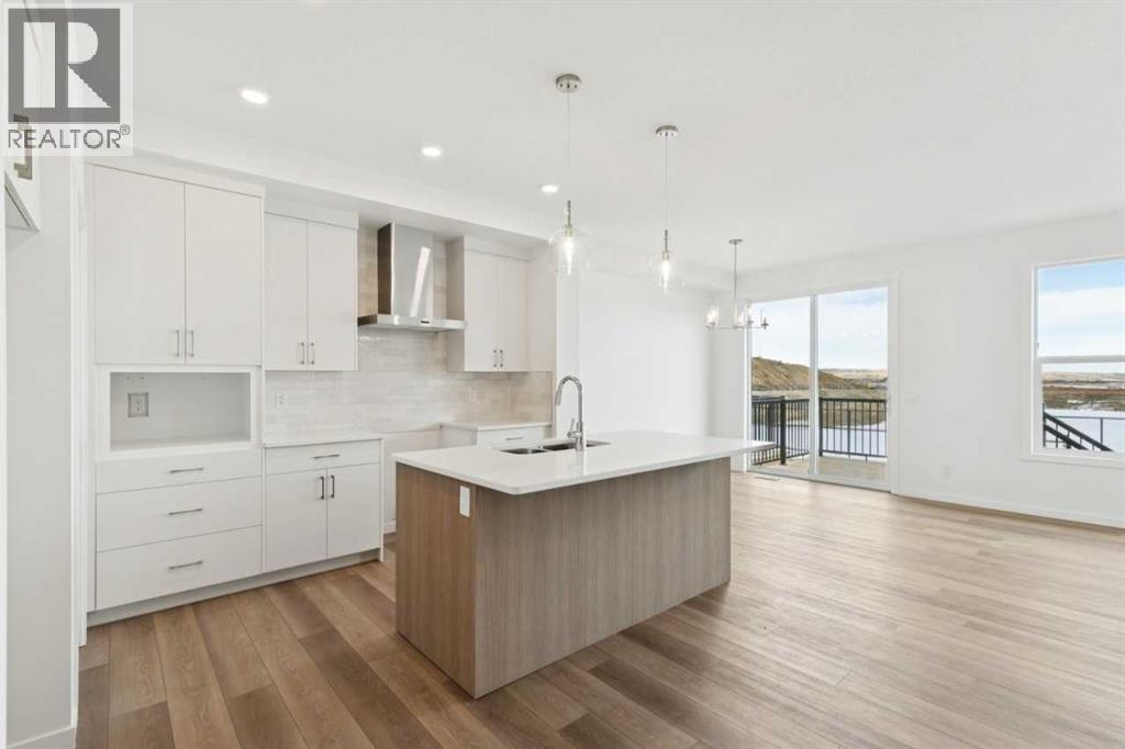 83 Southbow Village Way, Cochrane, Alberta  T4C 3N3 - Photo 7 - A2291886