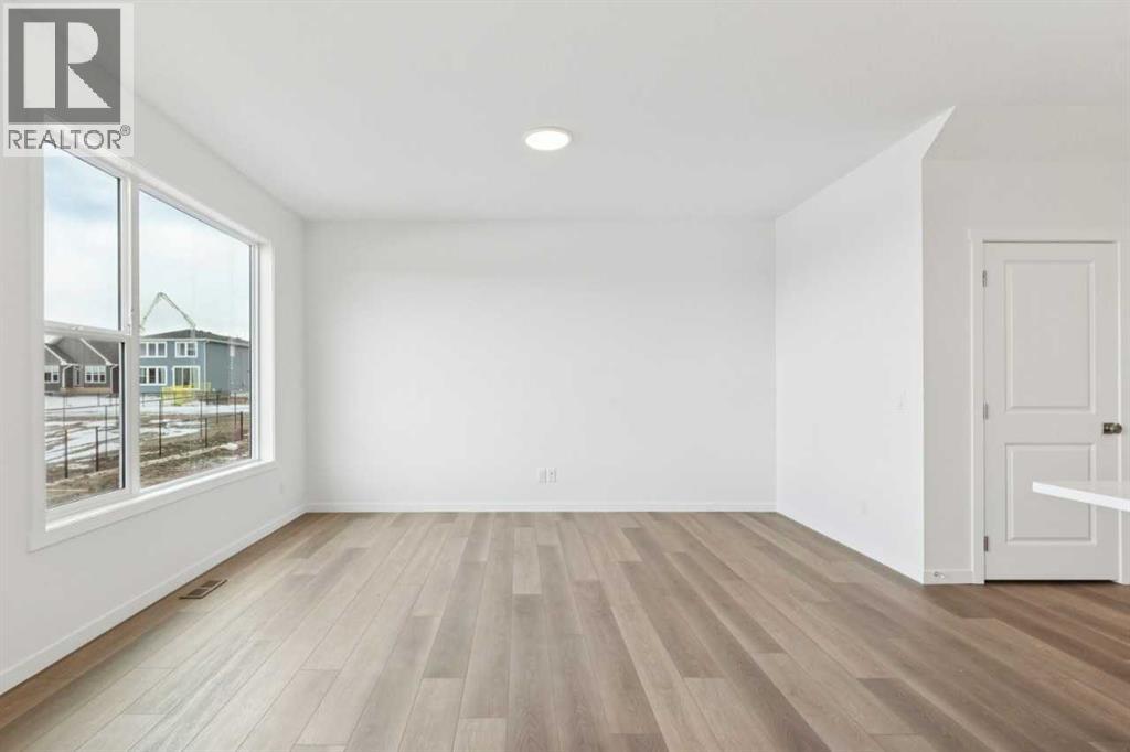 83 Southbow Village Way, Cochrane, Alberta  T4C 3N3 - Photo 15 - A2291886