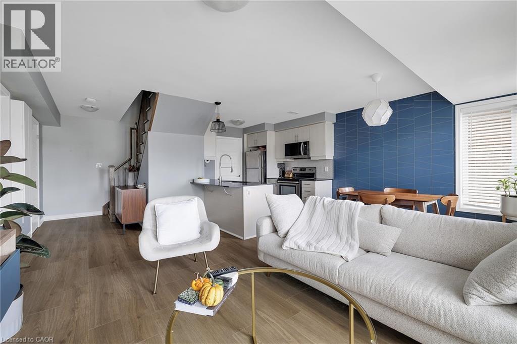 904 Apple Hill Lane, Kitchener, Ontario  N2R 1P6 - Photo 4 - 40814952