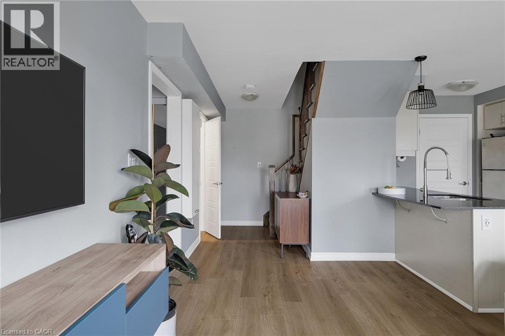 904 Apple Hill Lane, Kitchener, Ontario  N2R 1P6 - Photo 9 - 40814952