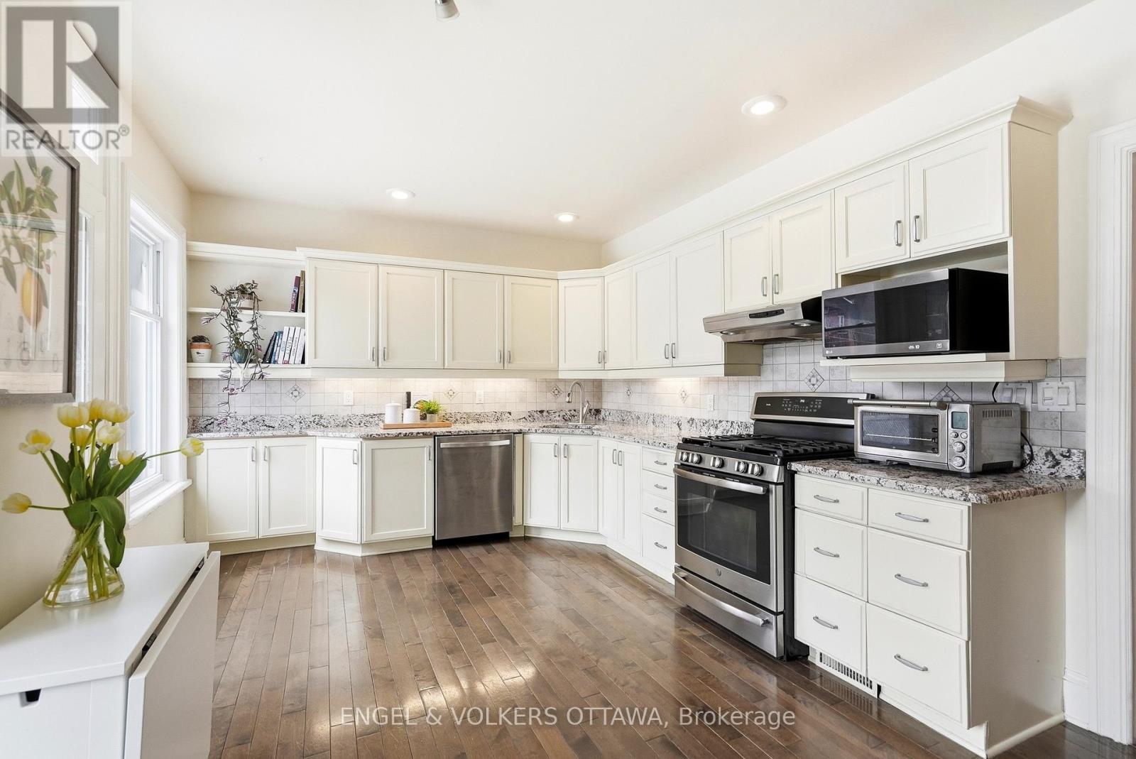 80 Waverley Street, Ottawa, Ontario  K2P 0V2 - Photo 7 - X12919576