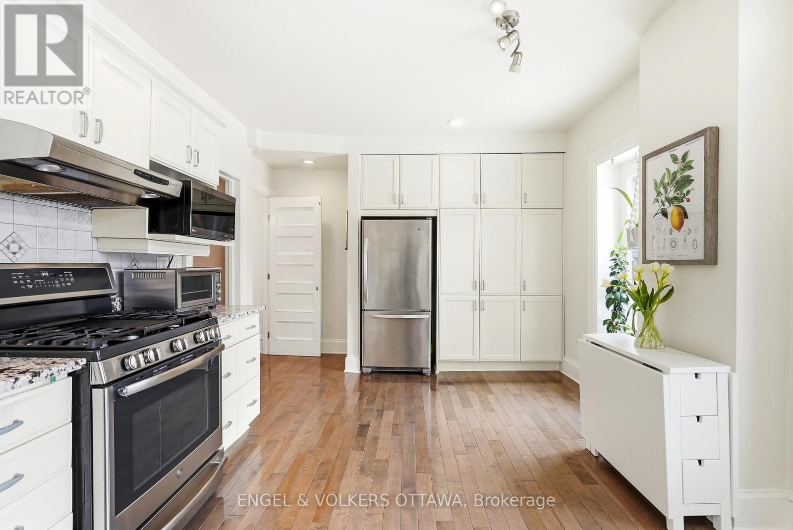 80 Waverley Street, Ottawa, Ontario  K2P 0V2 - Photo 8 - X12919576