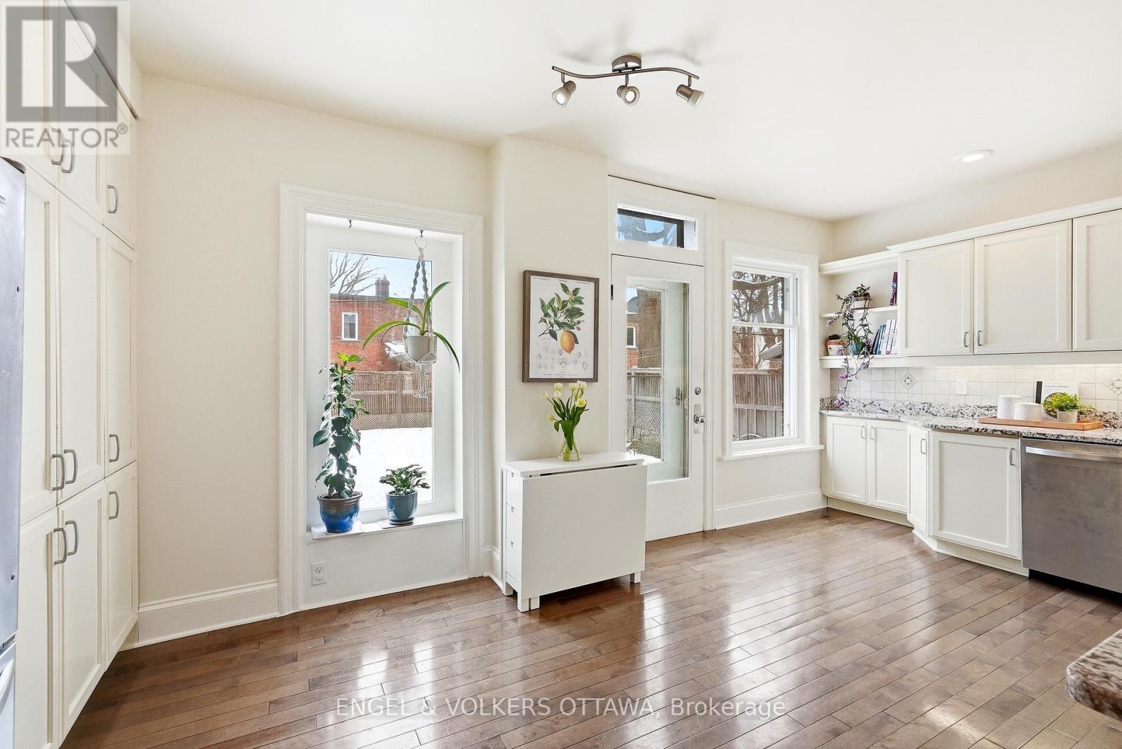 80 Waverley Street, Ottawa, Ontario  K2P 0V2 - Photo 9 - X12919576