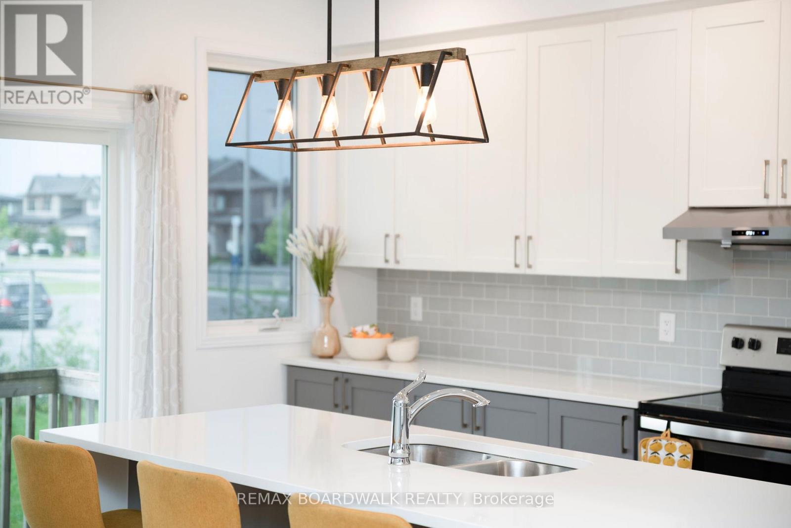 302 Haliburton Heights, Ottawa, Ontario  K2S 1S3 - Photo 24 - X12919600