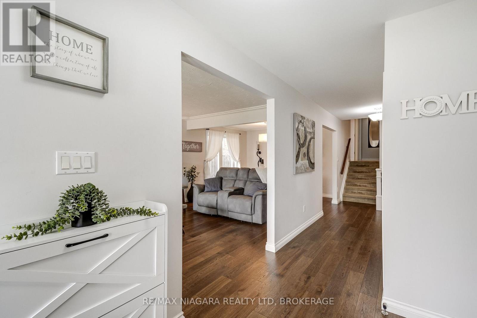 104 Whiteoak Crescent, Welland (N. Welland), Ontario  L3C 6E6 - Photo 11 - X12919646