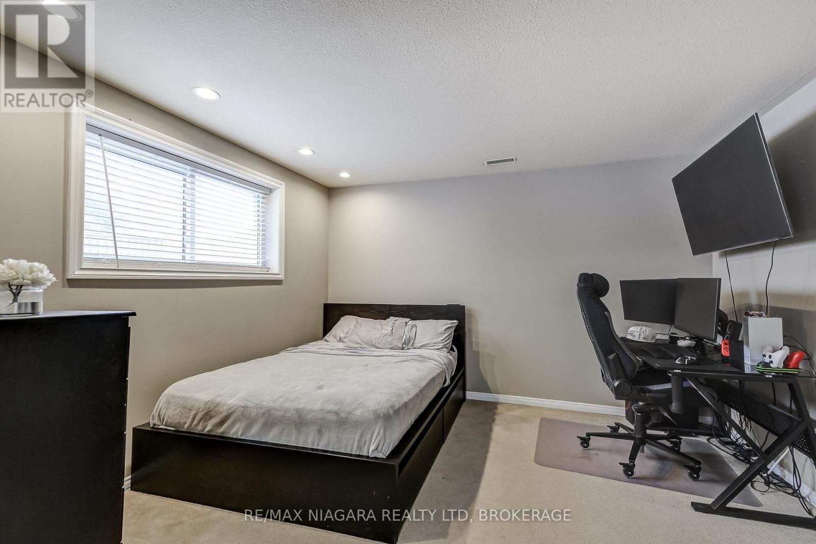 104 Whiteoak Crescent, Welland (N. Welland), Ontario  L3C 6E6 - Photo 45 - X12919646