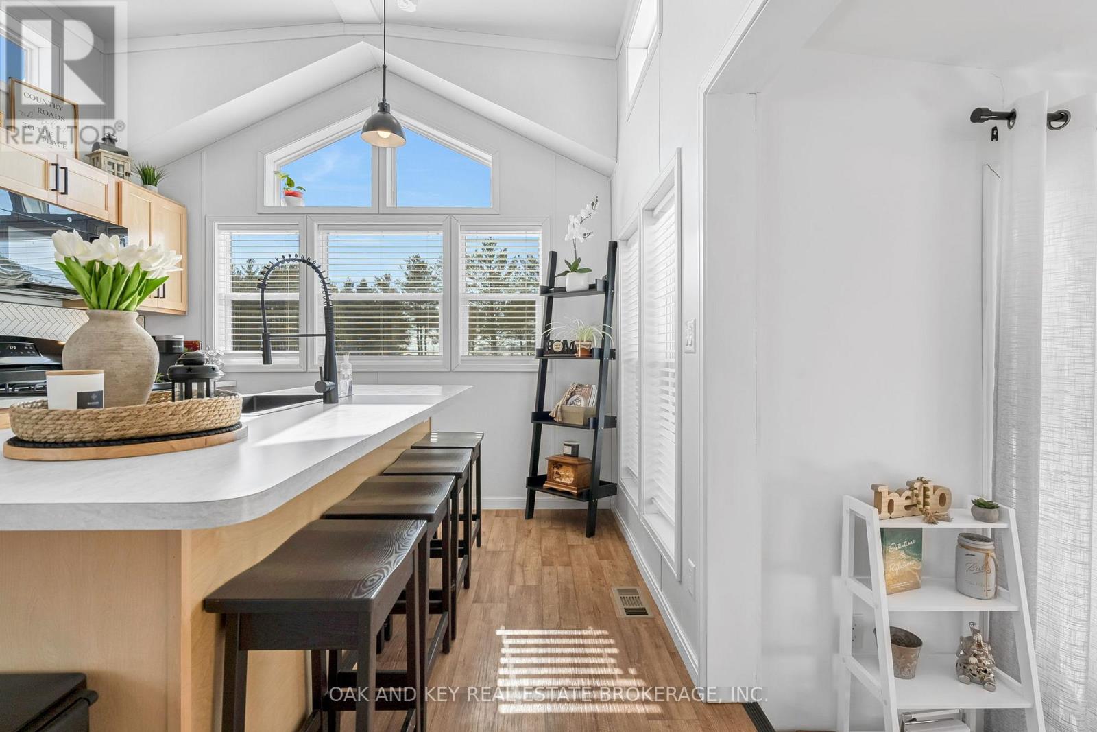 203 - 4838 Switzer Drive, Southwest Middlesex, Ontario N0L 1A0 - Photo 10 - X12919376