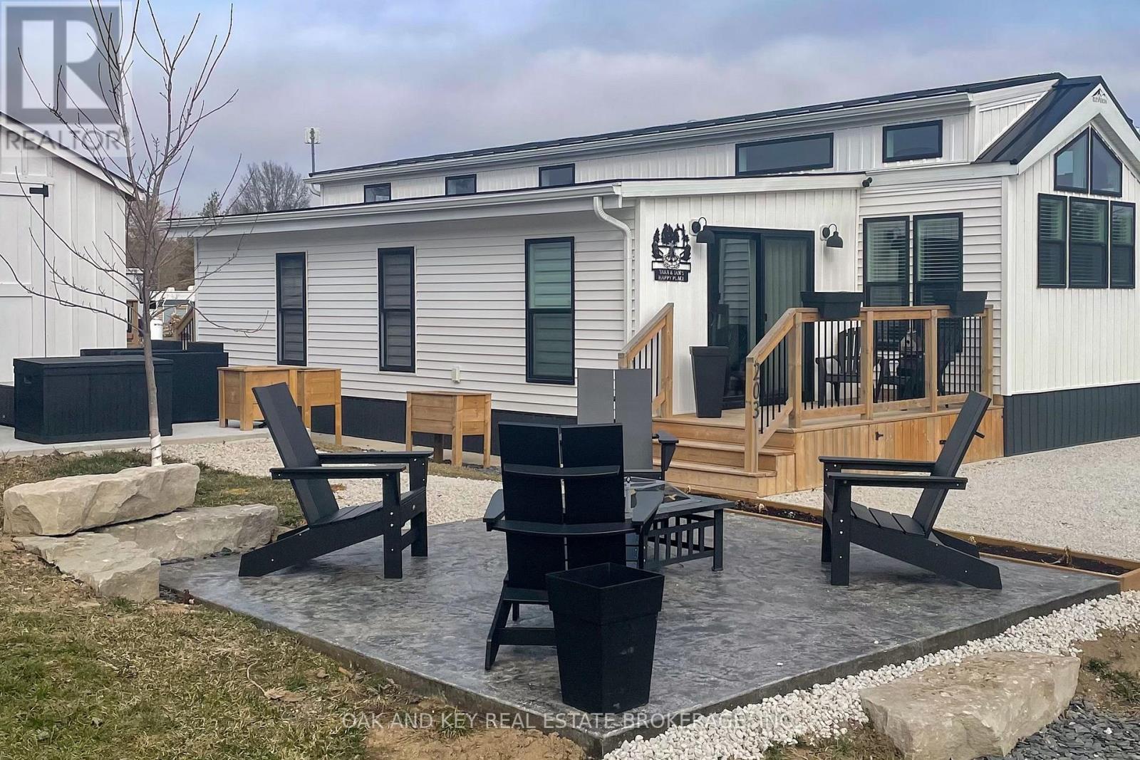 203 - 4838 Switzer Drive, Southwest Middlesex, Ontario N0L 1A0 - Photo 43 - X12919376