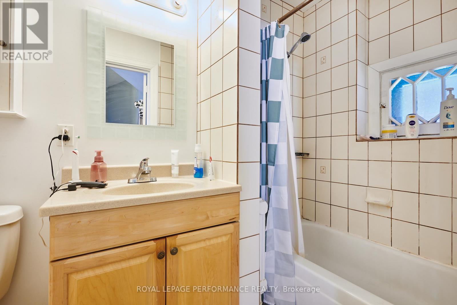 66 Delaware Avenue, Ottawa, Ontario  K2P 0Z3 - Photo 14 - X12592248