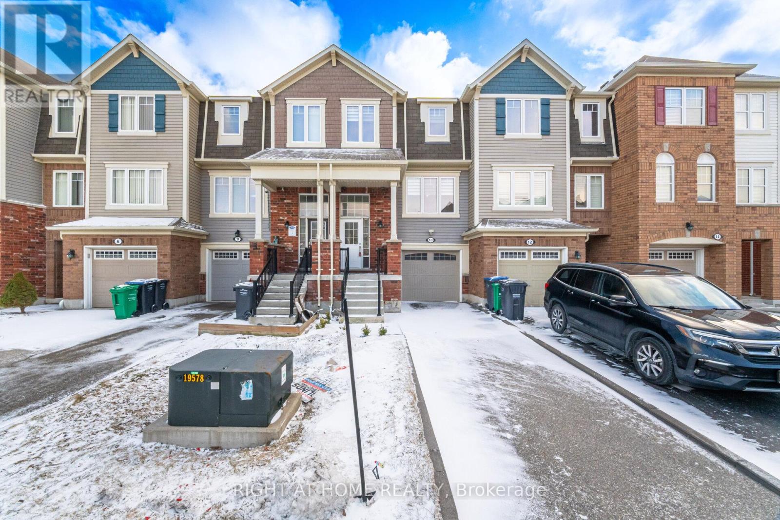 10 Vanhorne Close, Brampton (Northwest Brampton), Ontario  L7A 0X7 - Photo 2 - W12900220