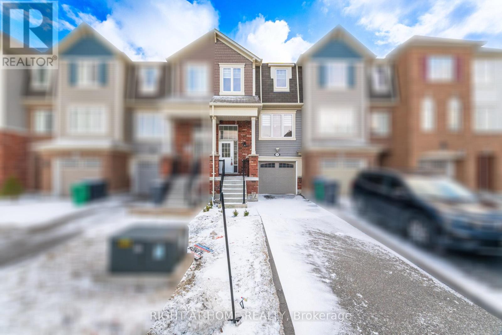 10 Vanhorne Close, Brampton (Northwest Brampton), Ontario  L7A 0X7 - Photo 3 - W12900220